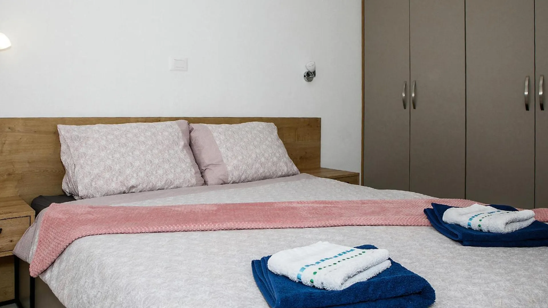 Amazing Home In Vrsi With Wifi Сasa de vacaciones
